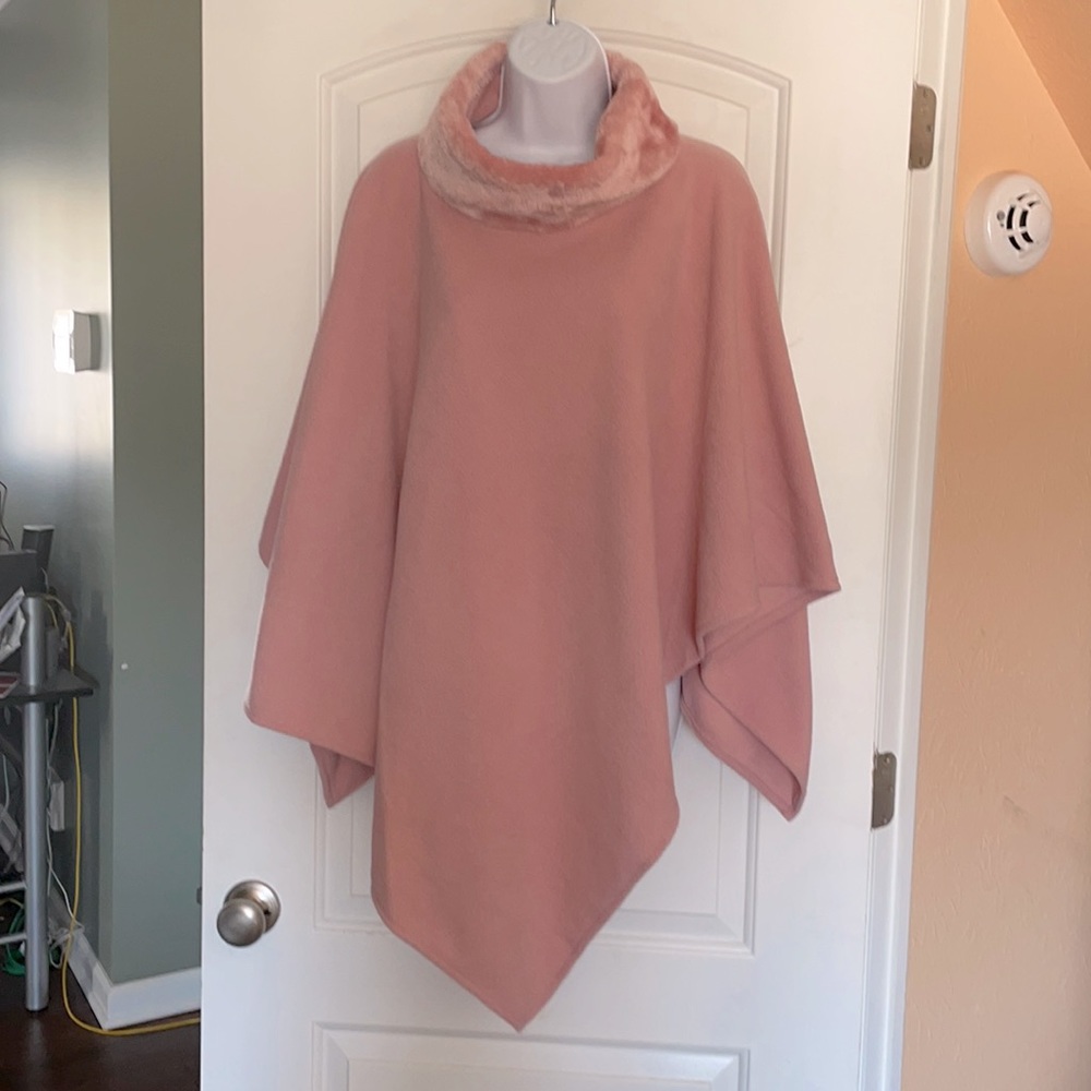 NWT Le Moda BLUSH PONCHO, OS